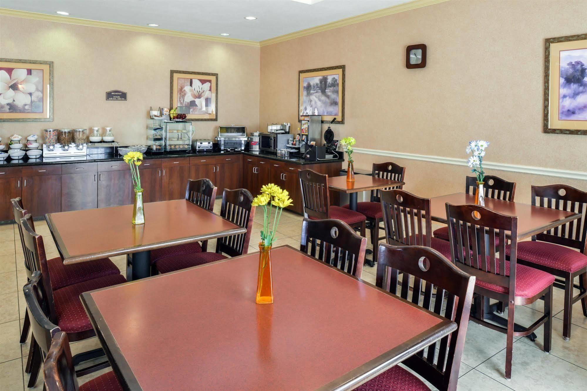 Americas Best Value & Suites-livingston Hotel 3*
