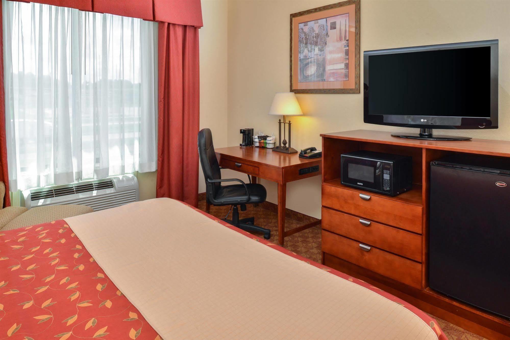 Americas Best Value & Suites-livingston 3*