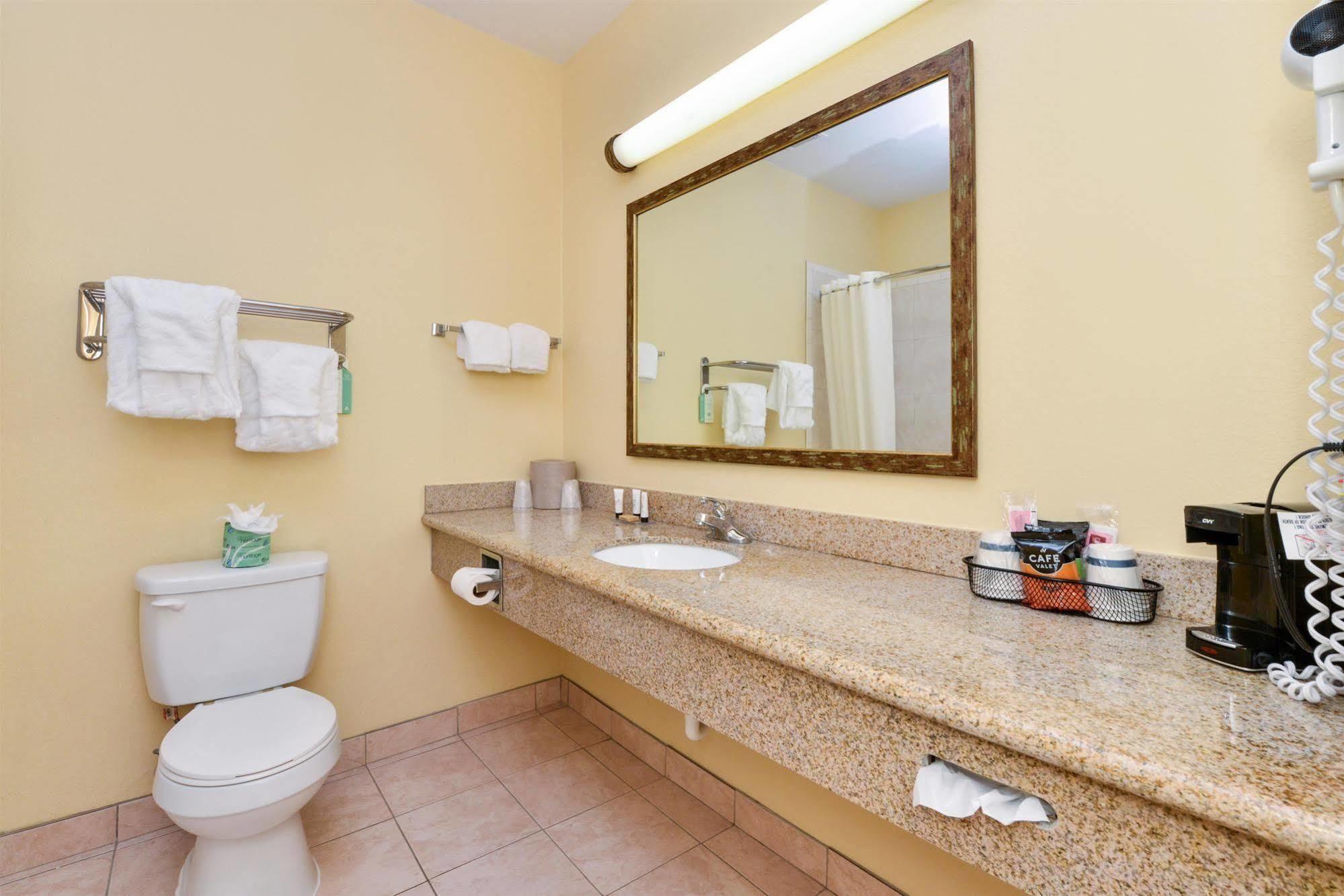 Americas Best Value & Suites-livingston Hotel 3*